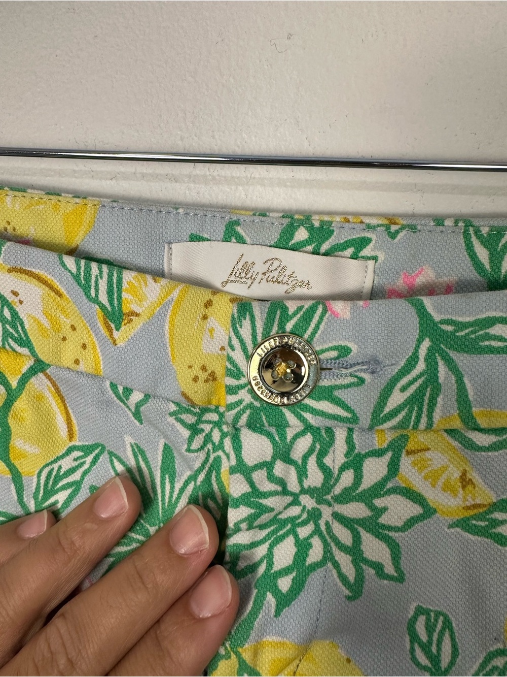 Lilly Pulitzer Low Rise The Buttercup Short Scallop Women’s Sz 4 - Picture 3 of 7